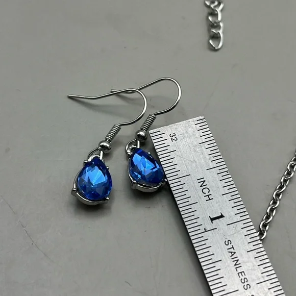 Elegant Blue and Silver Floral Necklace and Earring Set - Festive Set - Picture 4 of 6